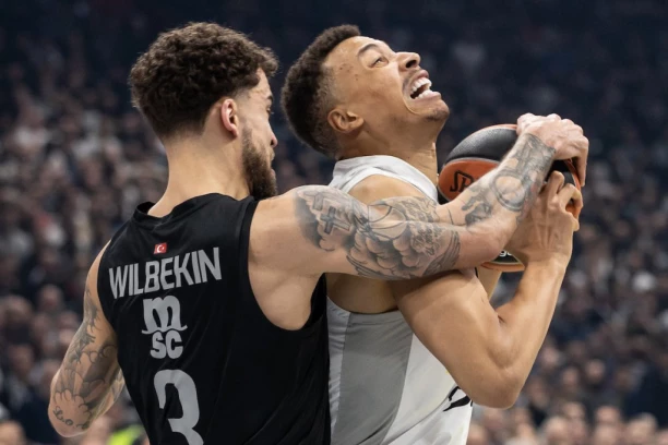 OTAC MU OBEĆAO DA ĆE DOĆI DA GA GLEDA TEK KAD SE PLASIRA NA FAJNAL FOR, A ON TAMO ODIGRAO NAJGORU UTAKMICU IKADA VIĐENU! Baš nije imao sreće...