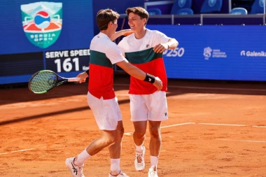 RAZVALJIVANJE: Srbi PONIZILI Hrvate usred Zadra