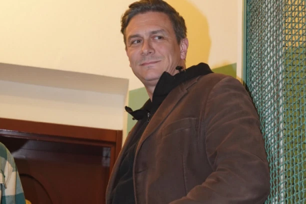 DOK KOKE KLJUCAJU ON OPUŠTA ŽIVCE: Poznati glumac pronašao MIR na selu: "Kad sam ovde, nema stresa"