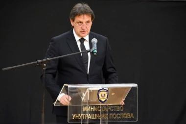 FILM ''DOSIJE KOSOVO - ŽUTA KUĆA'' PREMIJERNO PRIKAZAN: Gašić poručio - negovanje kulture sećanja je PREDUSLOV za opstanak i budućnost Srbije (FOTO)