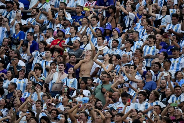 HAOS NA MUNDIJALU! Pucano na navijače Argentine - jedan čovek pogođen!