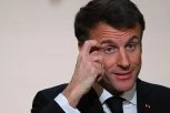 "POZIVAMO GA DA ODE" Levica u Francuskoj traži Makronovu ostavku, oglasila se i Marin le Pen