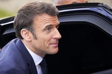 MAKRON STRAHUJE DA ĆE GA LIKVIDIRATI, ZAMERIO SE RUSIMA! Obezbeđenje prvog čoveka Francuske dobilo NAREĐENJE preko noći: Uključen ''crveni'' režim!