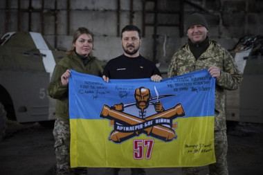 ZELENSKOM STIŽE MILION GRANATA: EU odobrila vojnu pomoć Ukrajini