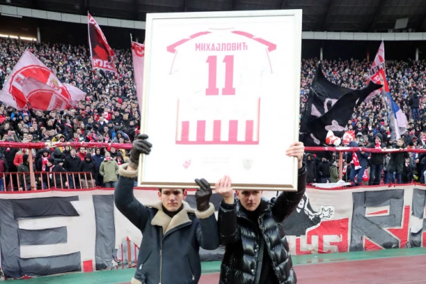 POSEBNA ČESTITKA ZA CRVENU ZVEZDU: Mihin sin zapalio društvene mreže objavom posle osvojene titule (FOTO)
