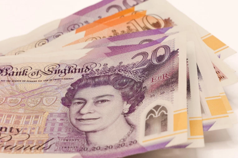 MILIONERKA SE IZ 400 KVADRATA PRESELILA U 8: Odrekla se novca, evo koliki joj je dnevni budžet! (VIDEO)