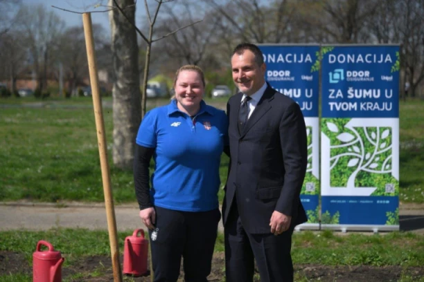 Sadnjom stabala na beogradskom Ušću, DDOR osiguranje  nastavilo akciju "Za šumu u tvom kraju"