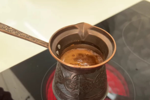 TURSKA KAFA SE PIJE OVAKO AKO HOĆETE DA SMRŠATE: Skida višak kilograma i nagomilane masti, a uzima se samo UJUTRU!