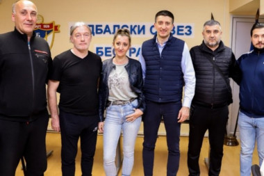 Rukovodstvo Fudbalskog saveza Beograda održalo sastanke sa preko 70 klubova i dodelilo pomoć u vidu lopti!