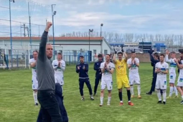 TITULA SE TAKO OSVAJA: Zemunci do tri boda stigli u poslednjim trenucima meča - lider nastavio seriju trijumfa!