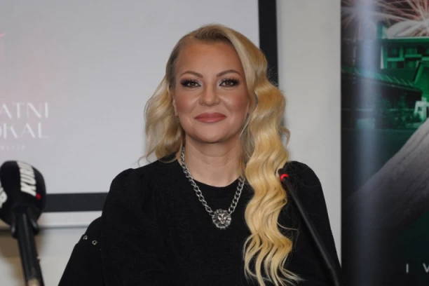 DALA POLA MILIONA ZA DVE KUĆE BLIZU ZLATIBORA! Ivana Selakov otišla u preduzetnike, pa priznala da se NEĆE UDAVATI: Nema sad poente za svadbom!