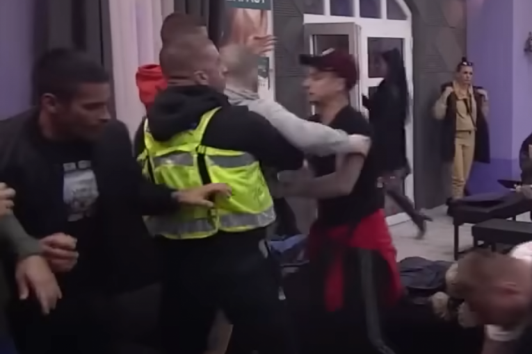 Zvezdan Slavnić nasrnuo na Pecu Lazić