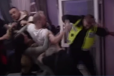 ZVEZDAN KRENUO DA KOLJE PO ZADRUZI! Bivšem robijašu pala roletna zbog Ane, pa krenuo da se obračunava sa rijaliti cimerima! (VIDEO)