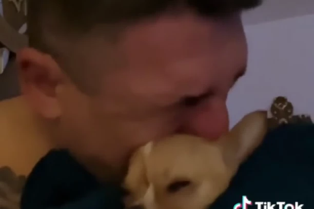 UZNEMIRUJUĆI SNIMAK! Kristijan Golubović ljubi MRTVOG PSA, plače kao malo dete i snima se! DA SE NAJEŽIŠ! (VIDEO)