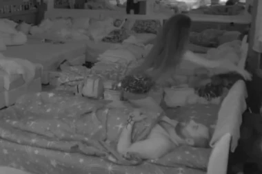 ZVEZDANU ZAKAZAO LIBIDO, ANĐELA OSTALA SUVE RIBICE: Ljubavnica pokušala da zavede Slavnića, krečila mu se pred nosem, a on "mrtav 'ladan"! (VIDEO)