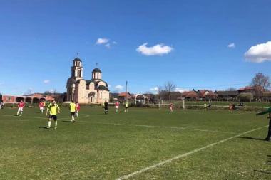 LIDER SIGURAN U DERBIJU: Terensku inicijativu u prvom delu gosti nisu krunisali golom, igrači Poleta matirali protivnika u dva poteza!