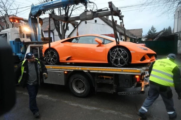 Za bahate, bezobzirne i nasilne vozače nema mesta na ulicama! Policija ZAPLENILA LAMBORGINI! (VIDEO)