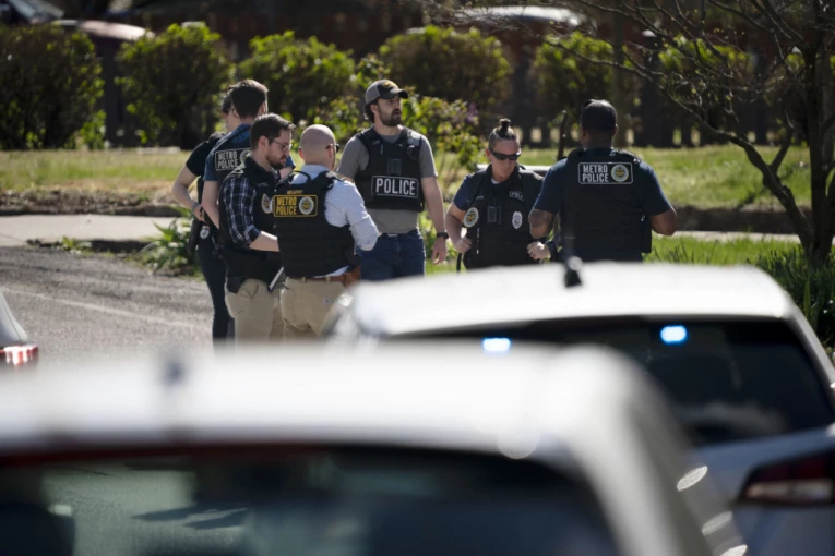 TINEJDŽER HTEO DA UNAJMI PLAĆENIKA DA UBIJE SEDMOGODIŠNJE DETE: Policajac "glumio" atentatora kako bi došao do naručioca likvidacije mališana