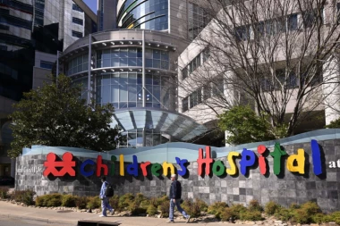 MASAKR U AMERIČKOJ ŠKOLI: Ubijeno 6 osoba među kojima 3 dece od 9 po godina - policija pronašla jeziv dokument (FOTO)