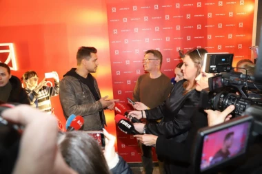 POGLEDAJTE OBRAČUN BIKOVIĆA I ĆUTE! "Vi se raspravljate sa fiktivnim junacima"! (VIDEO)