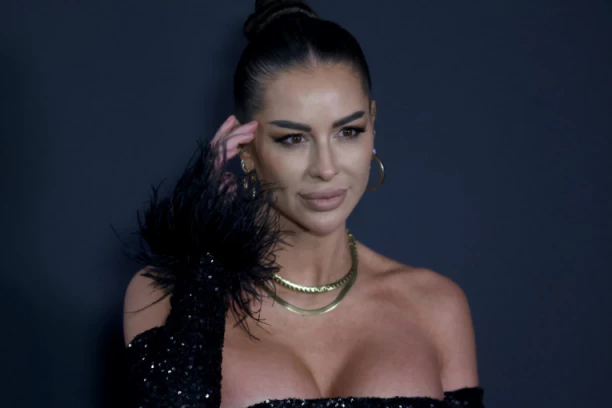 JEDNOM IZJAVOM RAZBESNELA CELU EVROPU! Zorannah ponovo u centru SKANDALA! (FOTO)