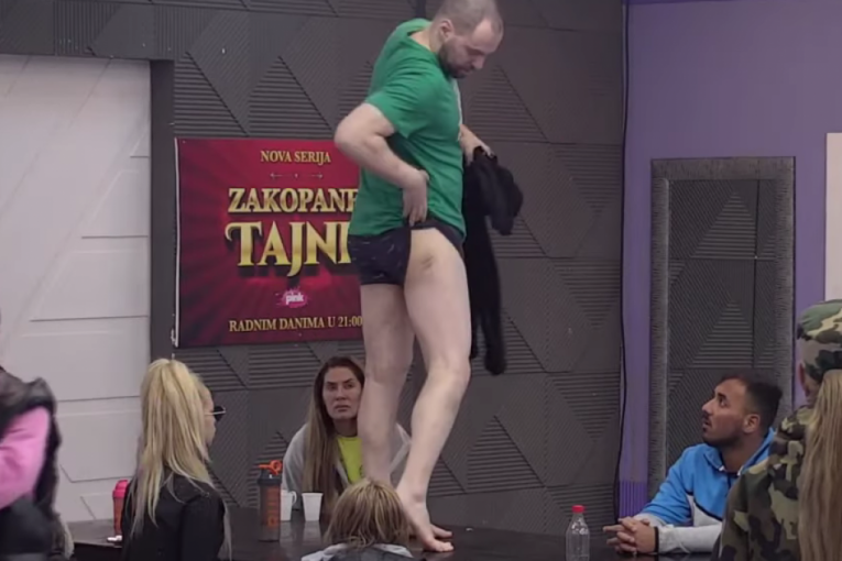 Zvezdan Slavnić se popeo na crni sto i skinuo go Zadruga 6