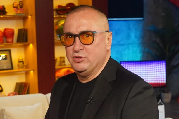 ĐANIJEVI RODITELJI I BRAT PRVI PUT U JAVNOSTI! Folkeru su oni najveća podrška! (FOTO)