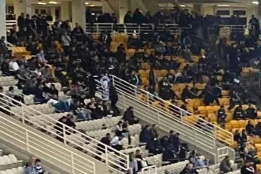 OVAKVO PONIŽENJE SE NE PAMTI! Nikad PRAZNIJA dvorana! Navijači OKRENULI LEĐA klubu!