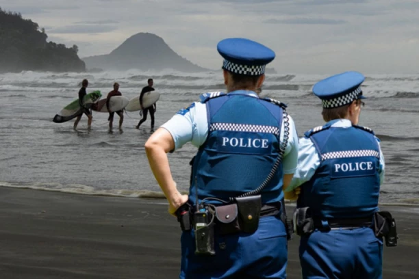 HOROR NA PLAŽI NA NOVOM ZELANDU: Muškarac pronašao stopalo u cipeli, svi se pitaju gde je ostatak tela