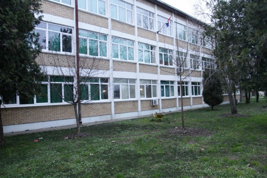 Samoubistvo u školi u Kačarevu
