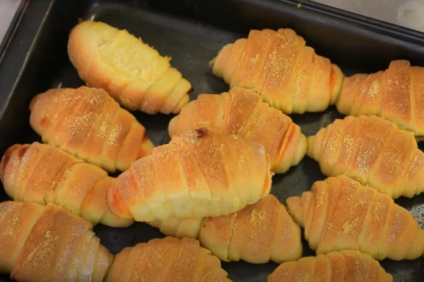 KIFLICE SA KUKURUZNIM BRAŠNOM: Testo od samo jednoj jajeta i bez komplikovane pripreme