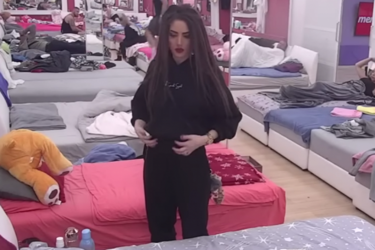 Anđela Đuričić morala da se presvuče zbog Zvezdana Slavnića Zadruga 6