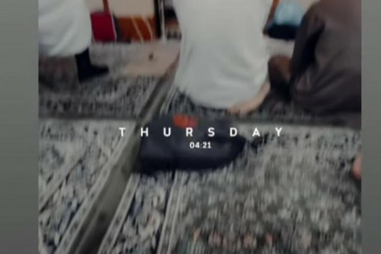 Dejan Dragojević se moli u Medini