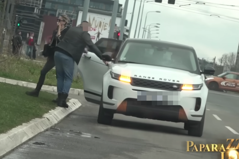Milica Pavlović krši zakon u saobraćaju, policija joj napisala kaznu PAPARACO