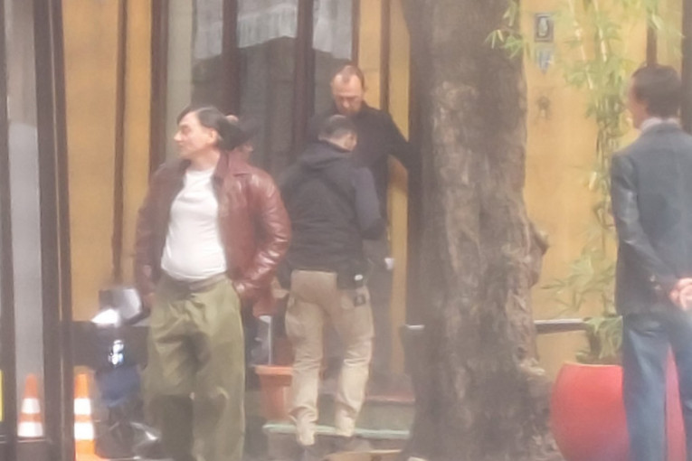 Glumci na snimanju filma o Džeju