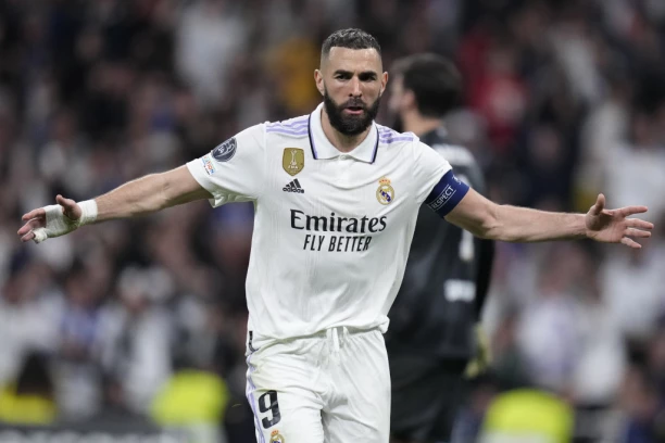 REAL U STRAHU: Karim Benzema dobio ponudu od 200 miliona evra!