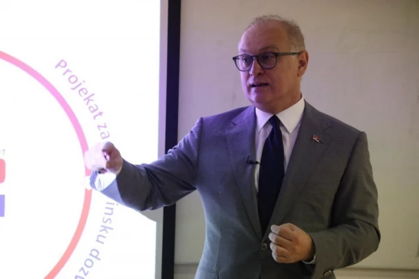 MINISTARSTVO IZAŠLO SA PRELIMINARNIM PROCENAMA! Vesić: Šteta od poplava između 2 i 2,5 milijarde!