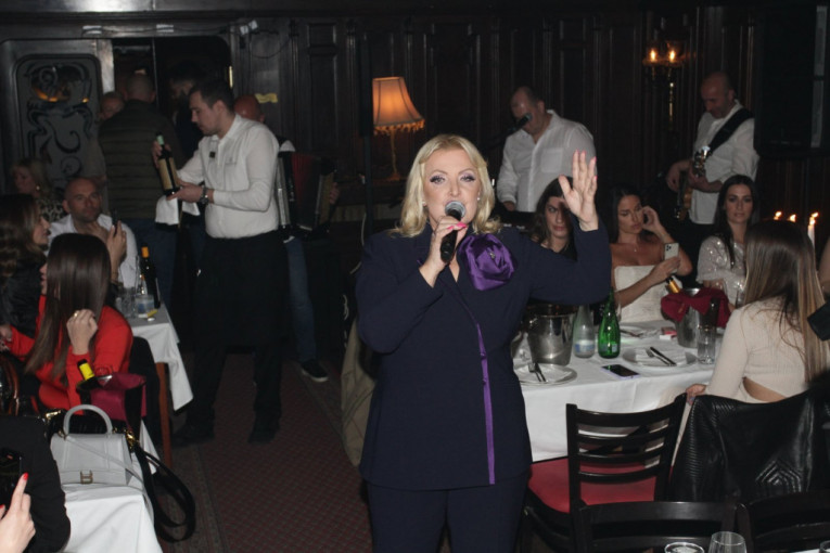 Snežana Đurišić pred nastup u Skadarliji 