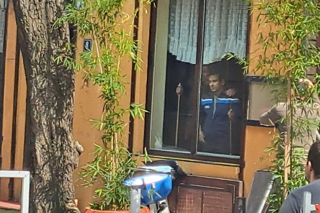 Husa Alijević u ulozi Džeja Ramadanovskog, film "Nedelja"