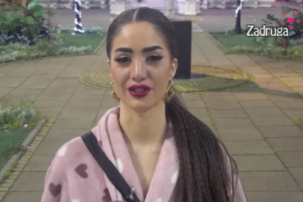 KAKVA JADNICA: Internet na nogama zbog Anđeline BIZARNE IZJAVE! Opravdava pesnicu pored glave, polivanje i pljuvanje! Oglasila se i bivša zadrugarka!