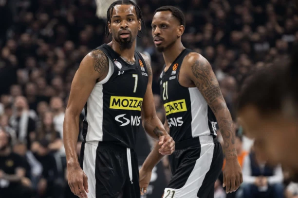 NANELI MENJA ZANIMANJE? Navijači u ŠOKU, košarkaš Partizana otkrio NOVI TALENAT! (VIDEO)