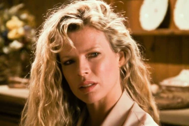 FATALNA ZAVODNICA JE OPASNO MENTALNO NESTABILNA: Nestvaran izgled nije mogao da prikrije LUDILO koje se skupljalo u njoj