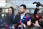 TRENUTAK KADA MILATOVIĆ SHVATA DA NEMA LIČNU KARTU: Snimak novog crnogorskog predsednika - okrivio ženu za mali peh (VIDEO)