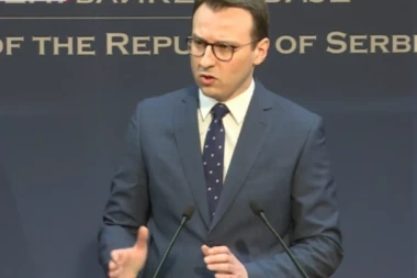 KONFERENCIJA ZA MEDIJE PETRA PETKOVIĆA : Nov pokušaj Aljbina Kurtija da izazove haos na severu KiM! (VIDEO)