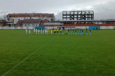 ARANĐELOVČANI HITAJU KA MIRNOJ LUCI: Revija žutih i crvenih kartona u Batočini završena pobedom gostujućeg tima!