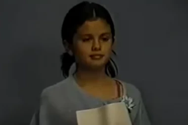 DA LI PREPOZNAJETE PEVAČICU SA SLIKE? Zbog teške bolesti morala na hemioterapije, a danas ne može da ima decu! (FOTO)