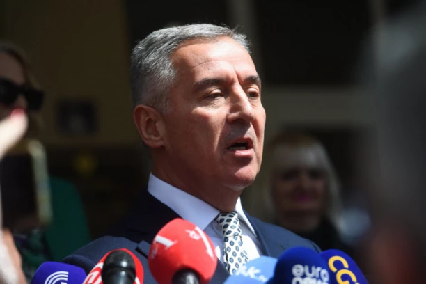 "CRNA GORA MEĐA ISTINE I LAŽI!" Đukanović na aparatima, DPS traži zabranu filma o Podgoričkoj skupštini: Film kojim se udara na temelje crnogorske državnosti!