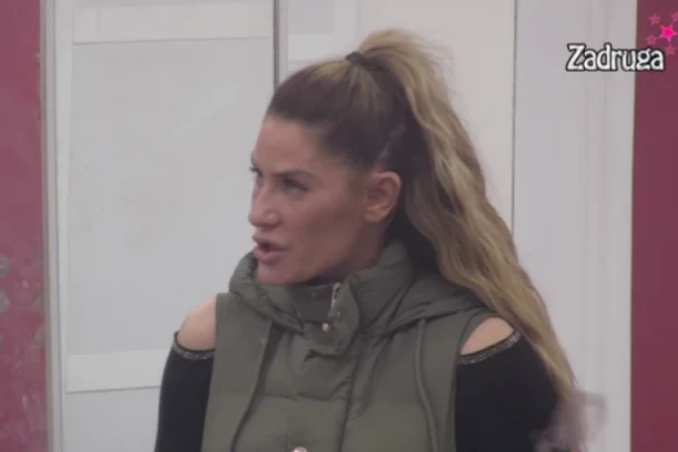 TAJNE ŠIFRE HARAJU ZADRUGOM! Žestoki udar na Anu Ćurčić na društvenim mrežama! (FOTO)