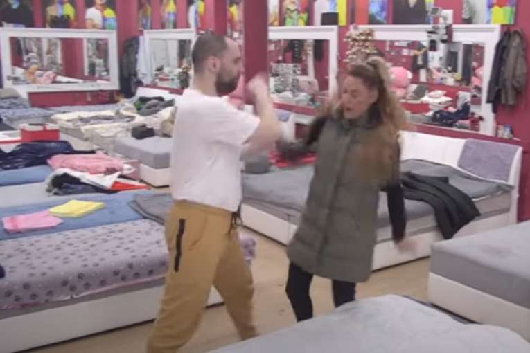 Zvezdan Slavnić preti Ani Ćurčić nožem Zadruga 6 svađa