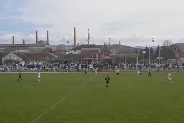 BRZI BROD U POGREŠNOM STEPENU PRENOSA: Rekom Crnicom, Parakinova skela brže plovi! (VIDEO)